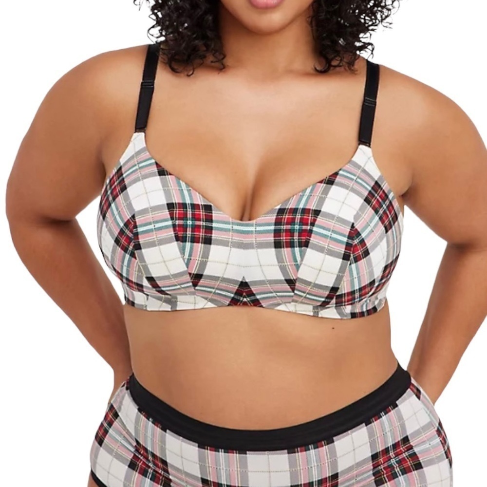 New with tags TORRID  Lightly Lined Everyday Wire-free Bra - Size: 40DDD
